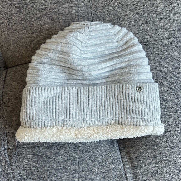 Lulu hat - Picture 2 of 2